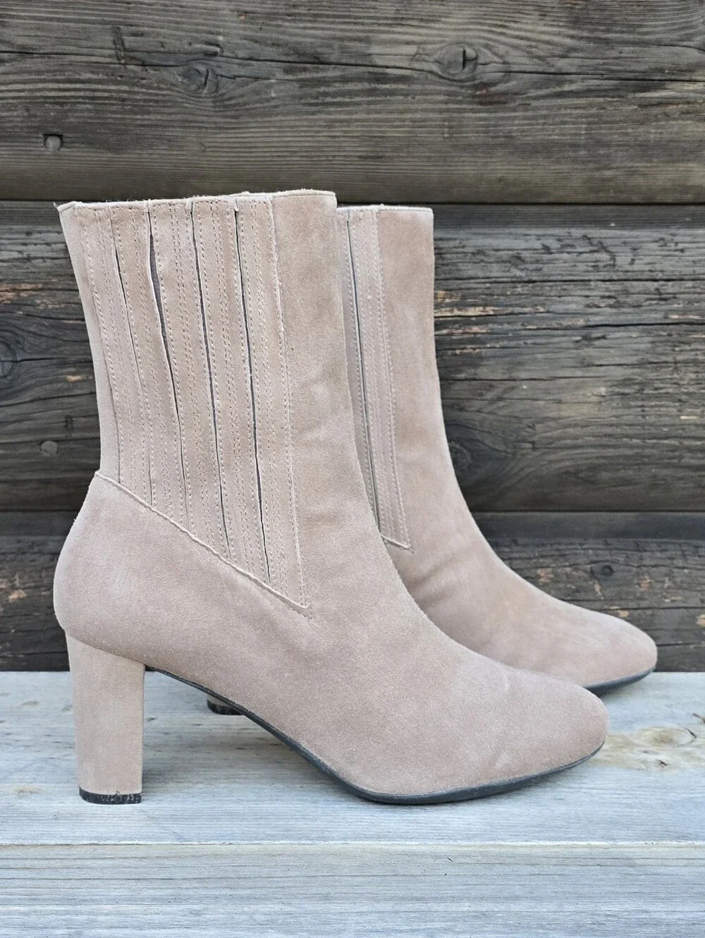 AEROSOLES heelrest new